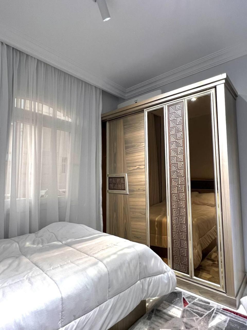 Luxury Namber 5 Apartamento *